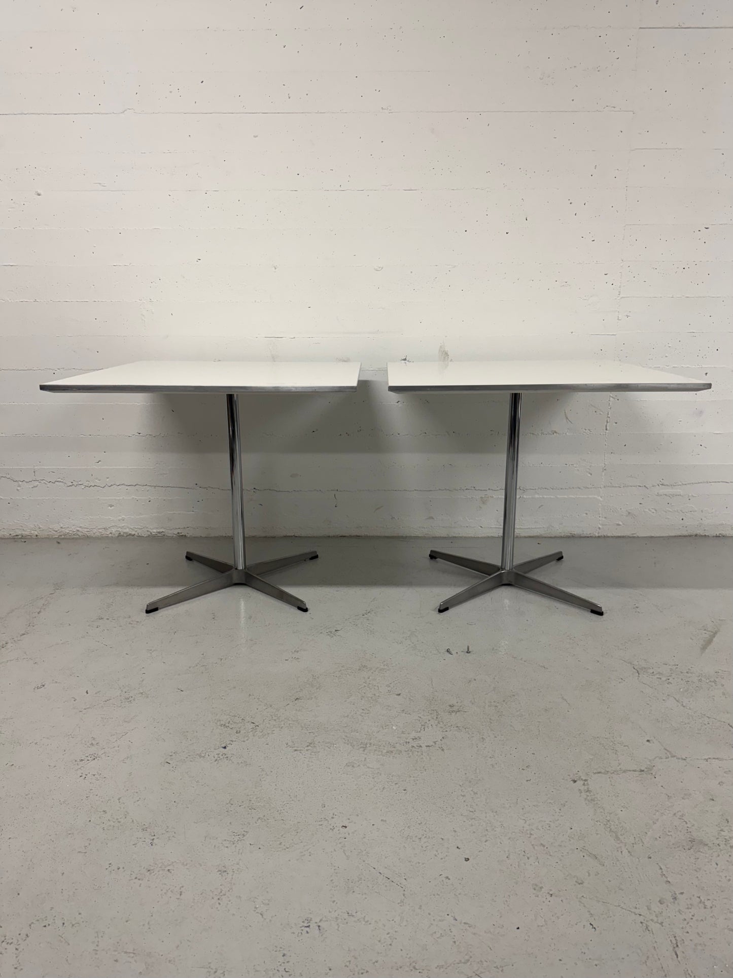 Arne Jacobsen & piet hein cafebord, Fritz Hansen.