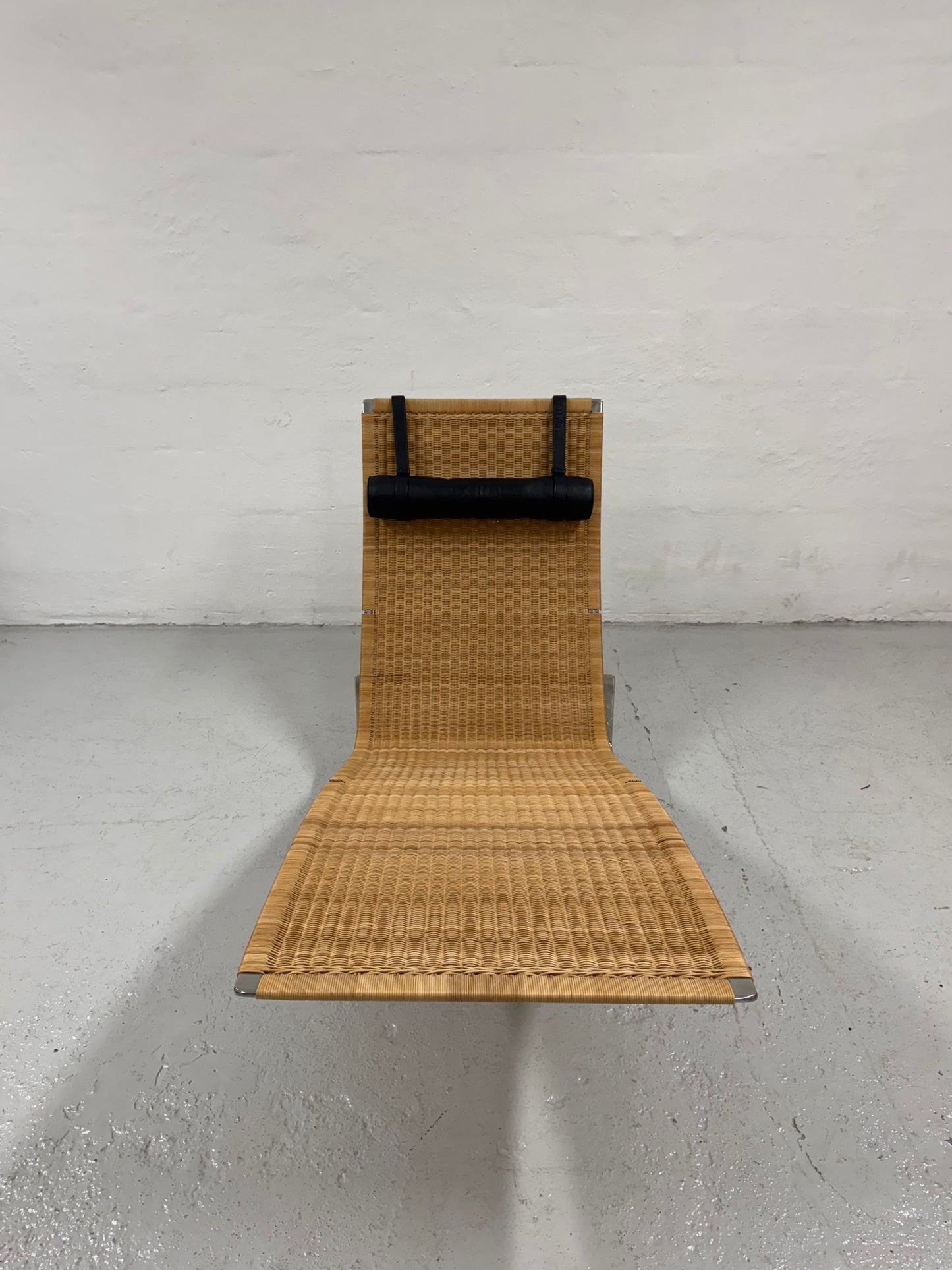 Poul Kjærholm ‘PK-24’ Fritz Hansen.