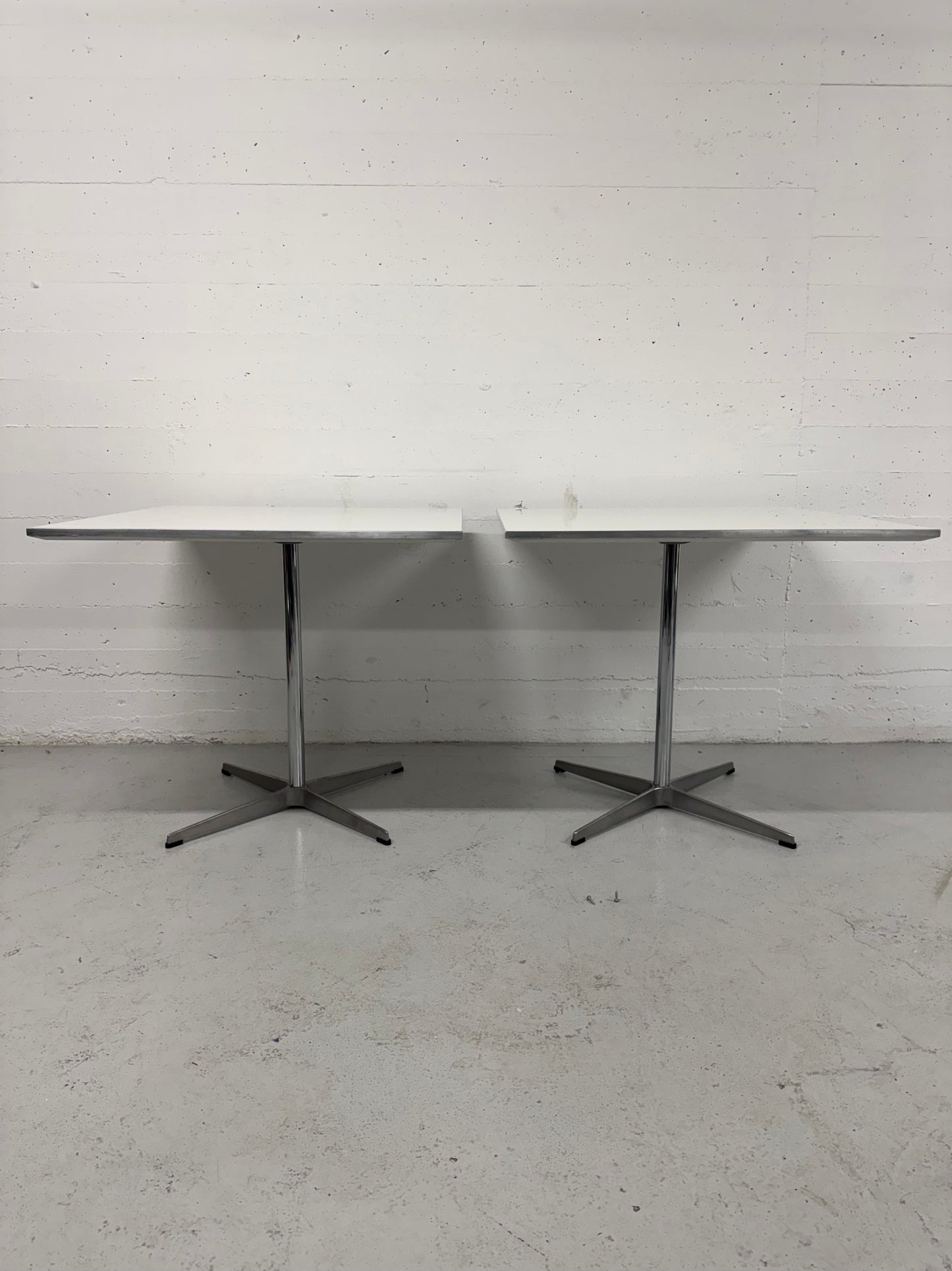 Arne Jacobsen & piet hein cafebord, Fritz Hansen.