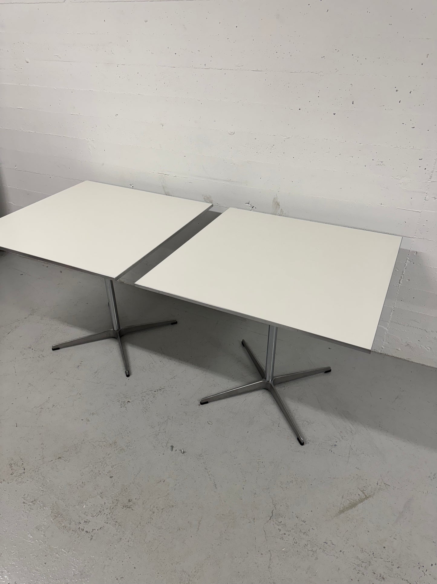 Arne Jacobsen & piet hein cafebord, Fritz Hansen.