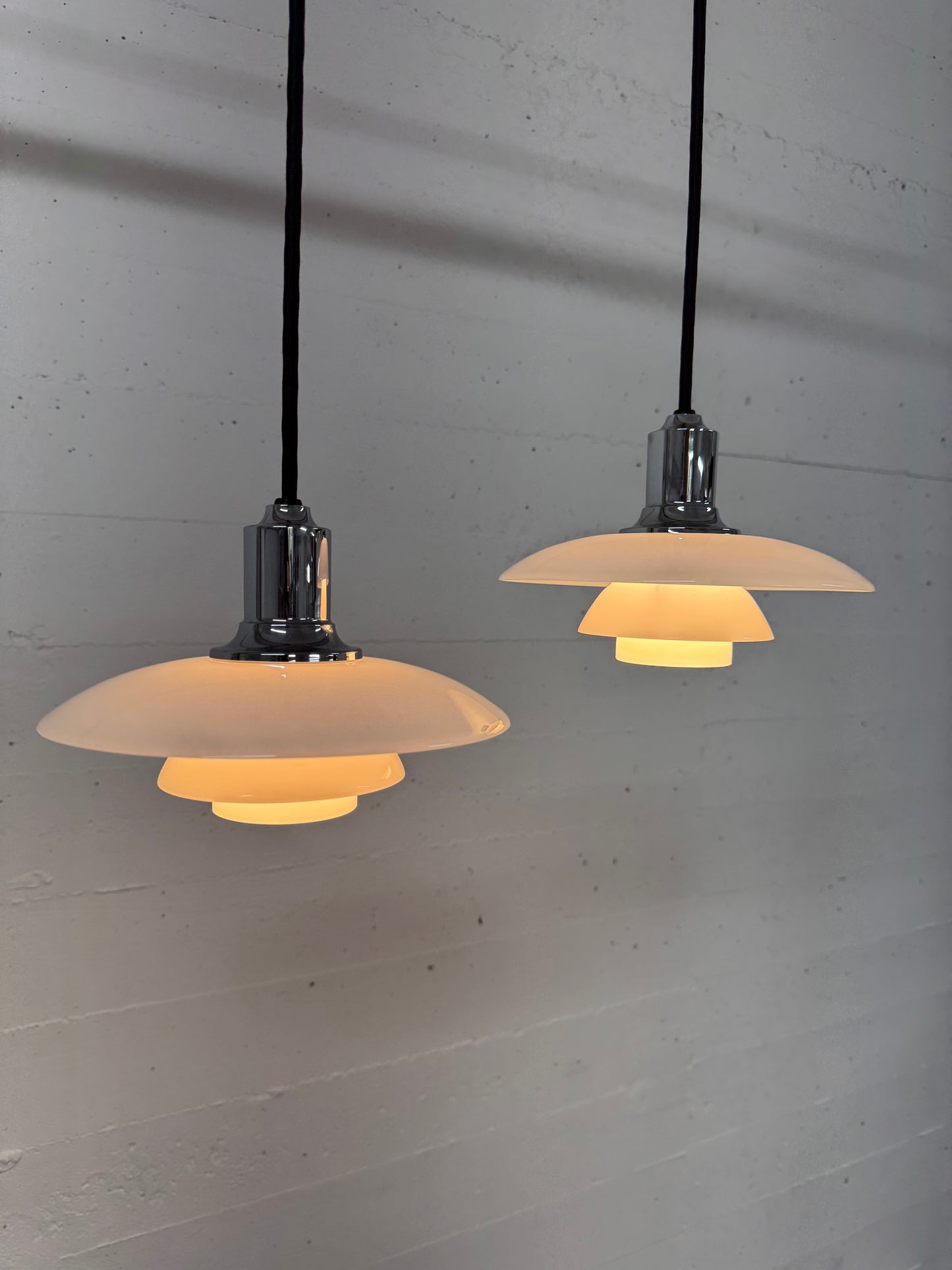 Poul Henningsen, “2/1” Louis Poulsen.