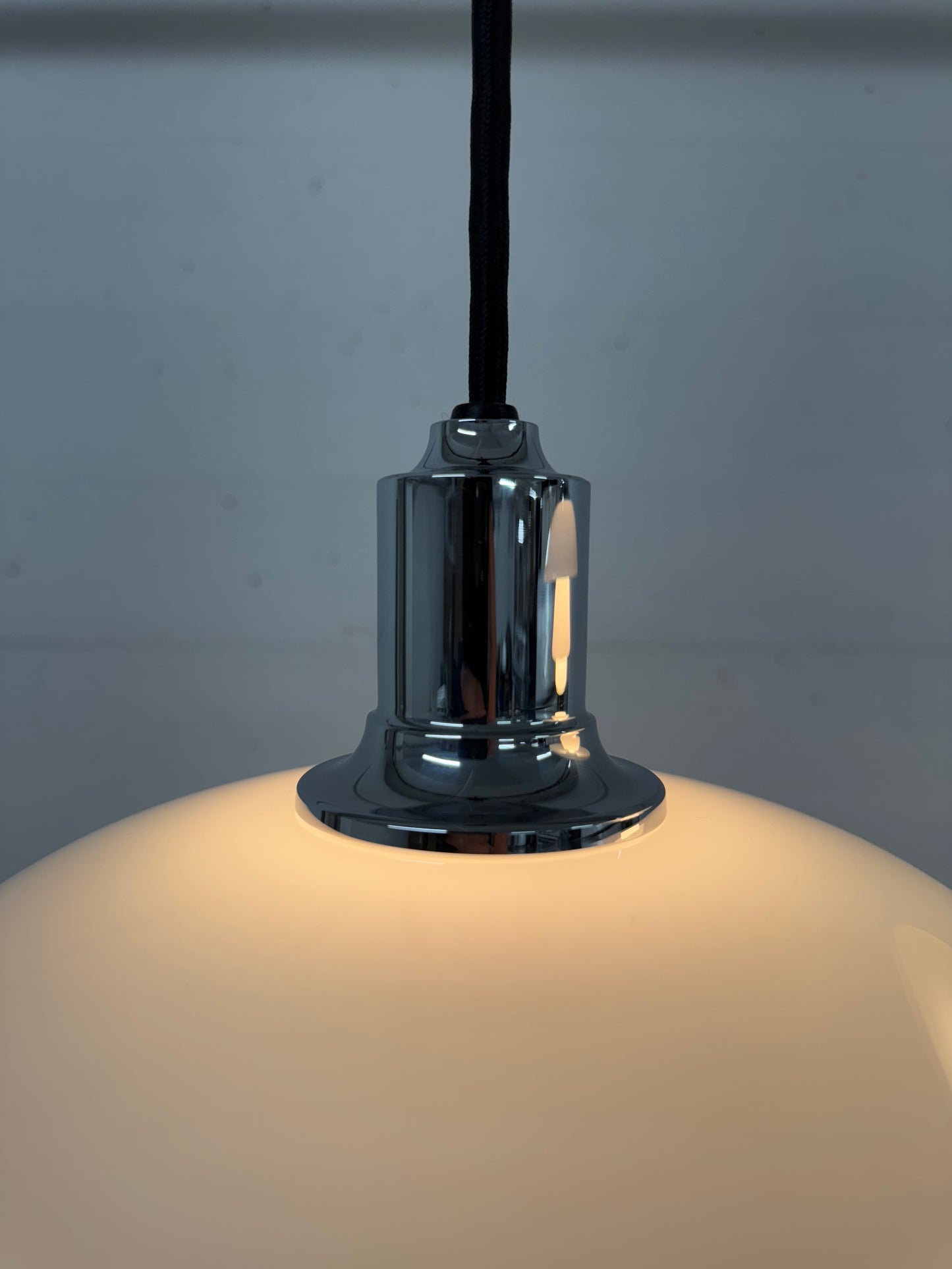 Poul Henningsen, “2/1” Louis Poulsen.