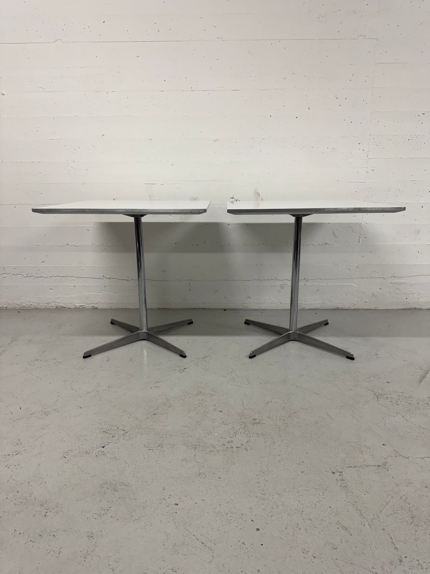 Arne Jacobsen & piet hein cafebord, Fritz Hansen.