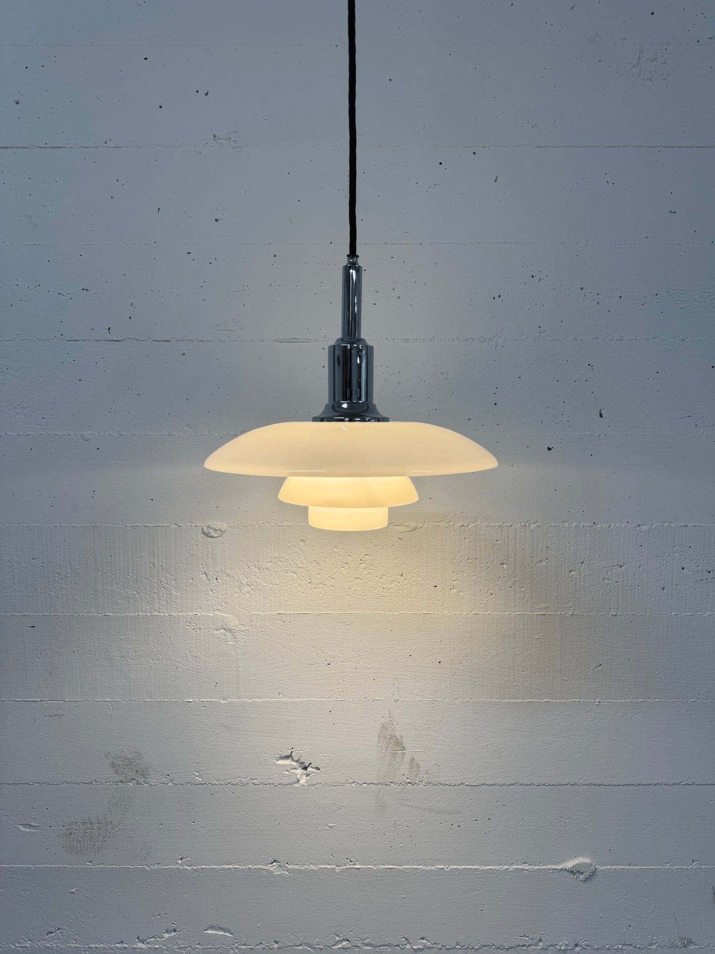 Poul Henningsen, “3/2” Louis Poulsen.