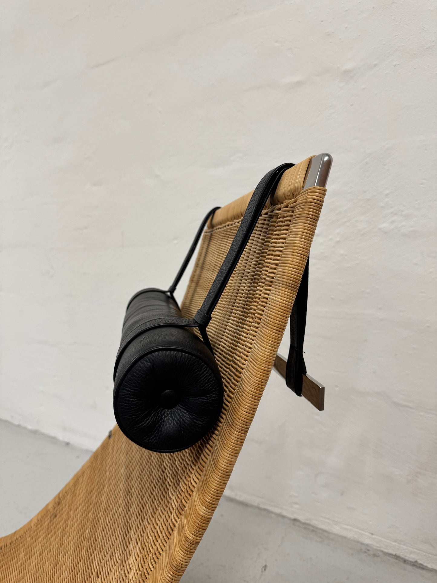 Poul Kjærholm ‘PK-24’ Fritz Hansen.