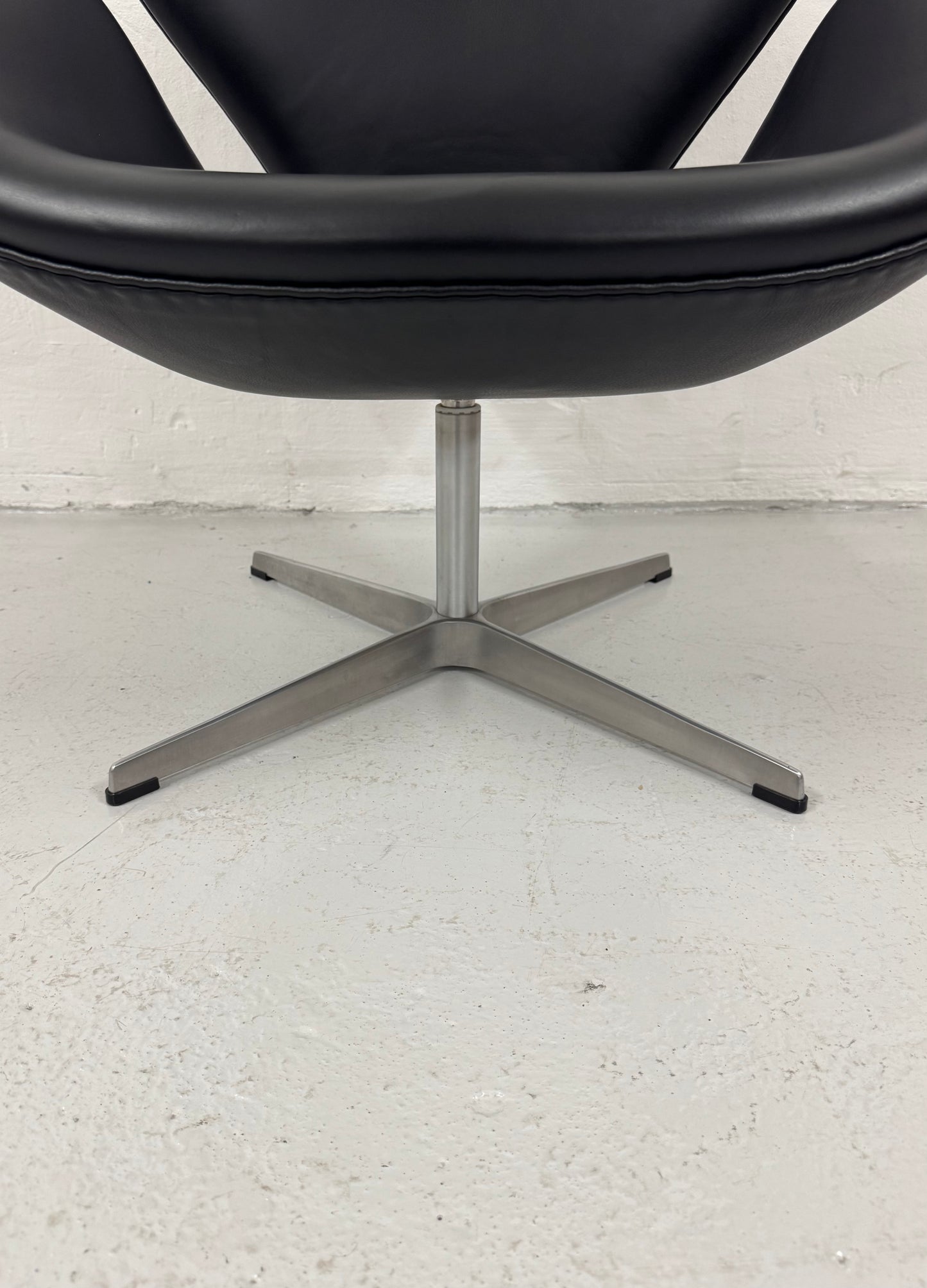 Arne Jacobsen ‘Svanen’ Fritz Hansen, model: 3320.