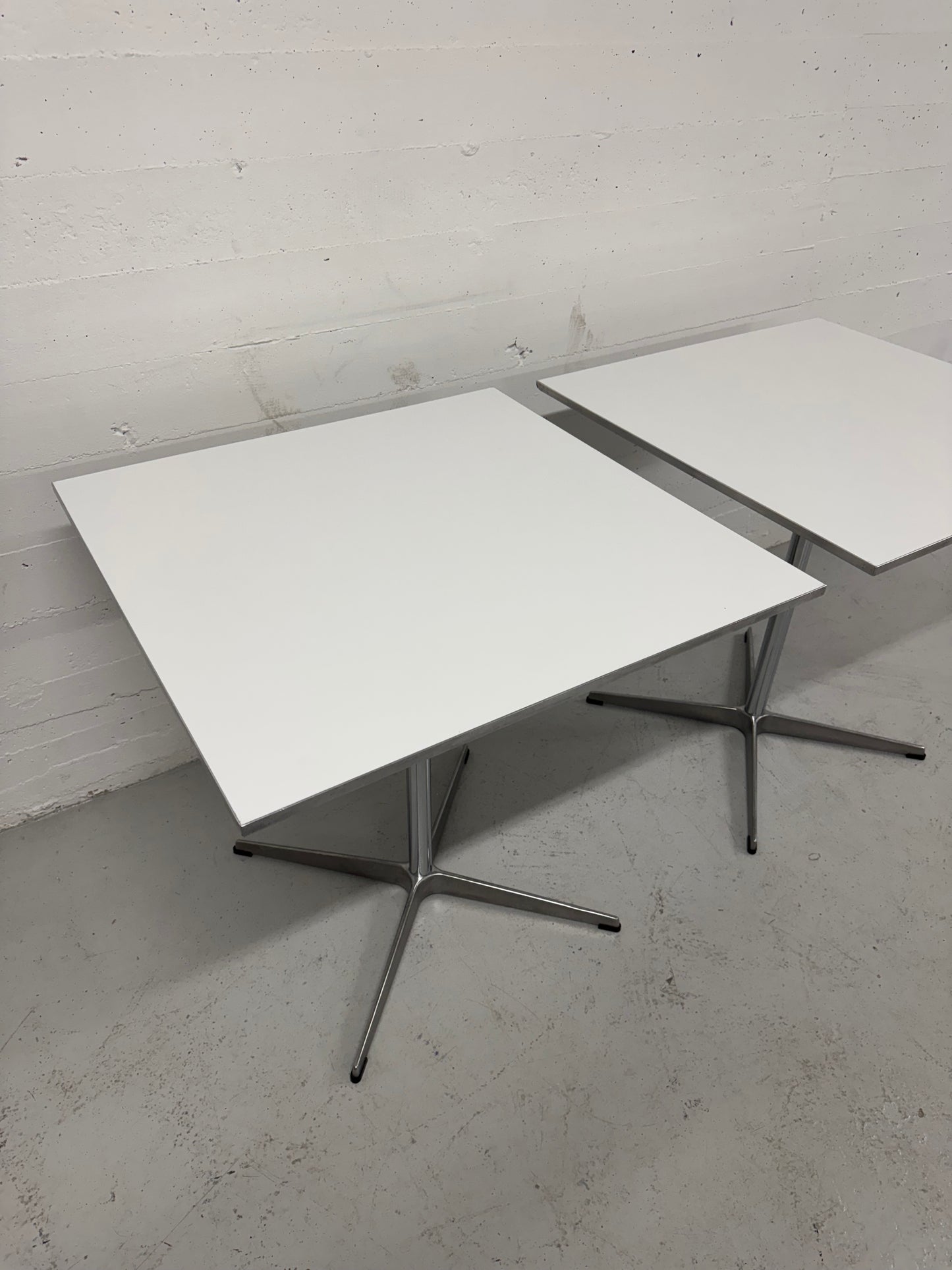 Arne Jacobsen & piet hein cafebord, Fritz Hansen.