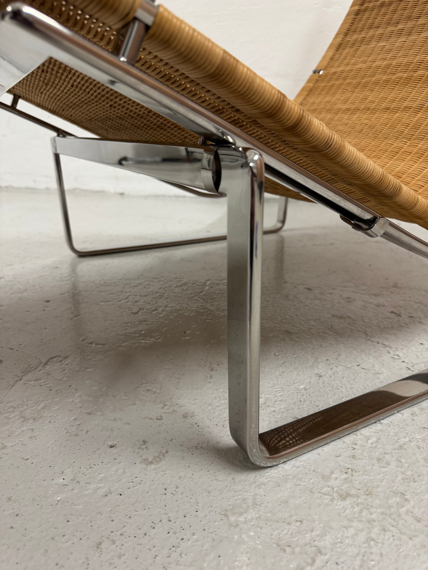 Poul Kjærholm ‘PK-24’ Fritz Hansen.