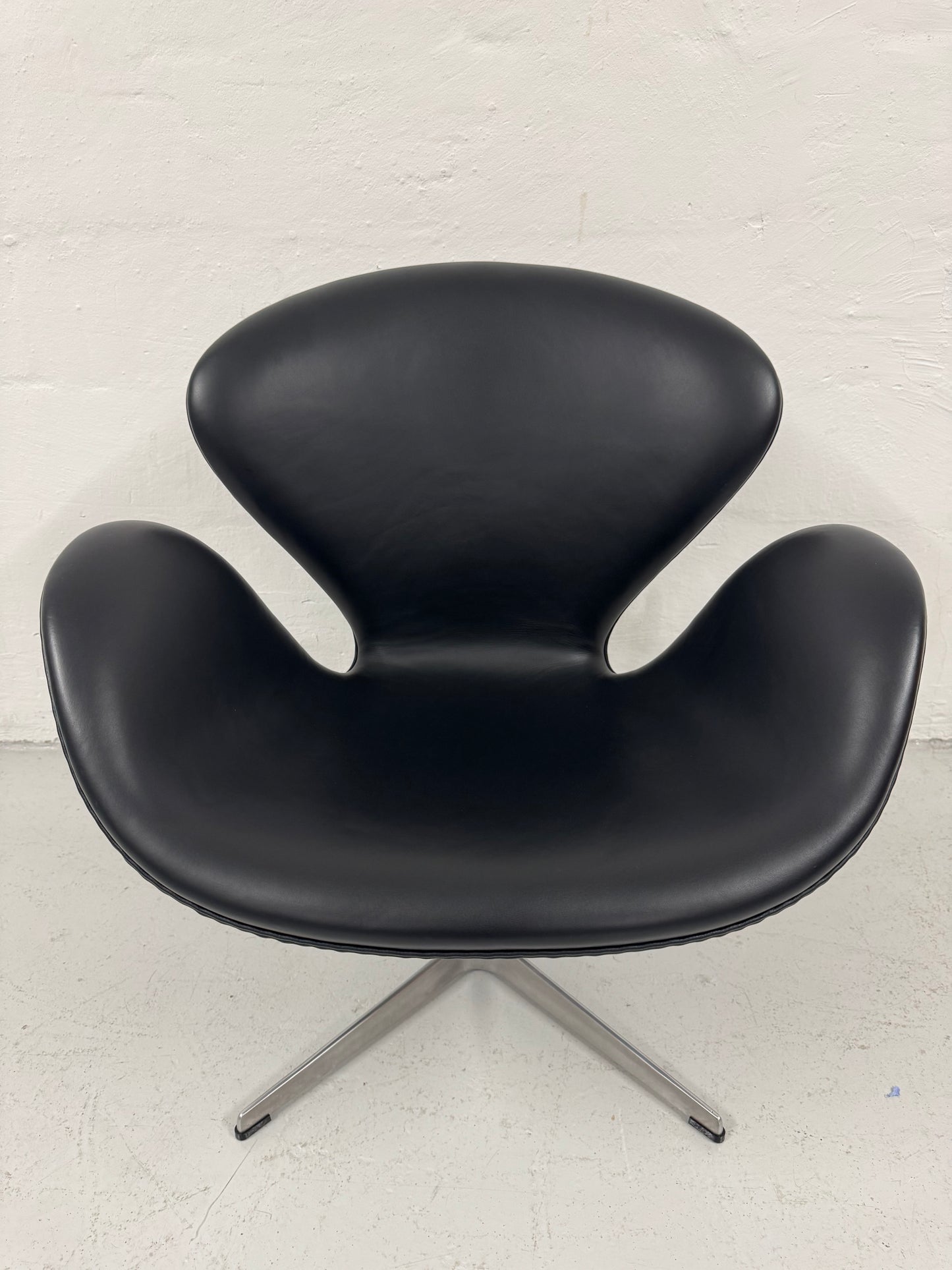 Arne Jacobsen ‘Svanen’ Fritz Hansen, model: 3320.