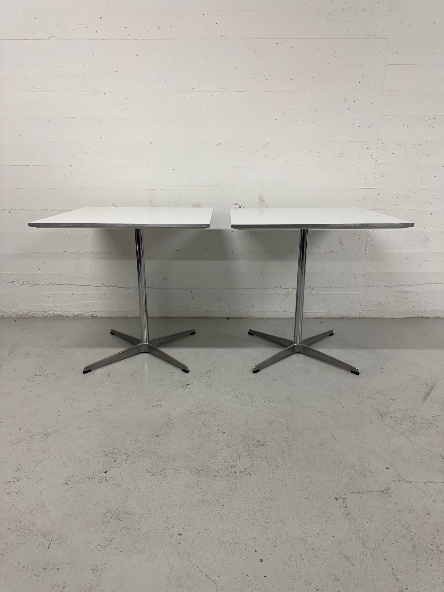 Arne Jacobsen & piet hein cafebord, Fritz Hansen.