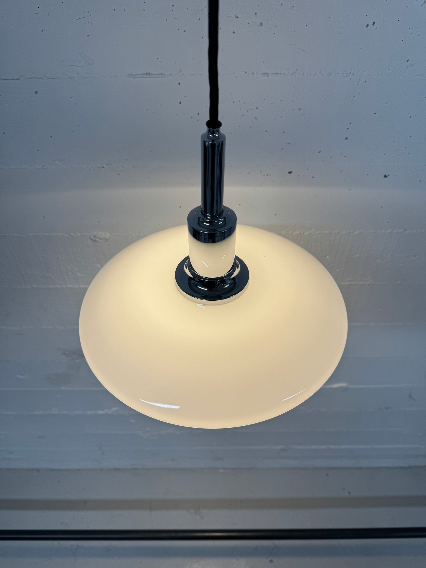 Poul Henningsen, “3/2” Louis Poulsen.