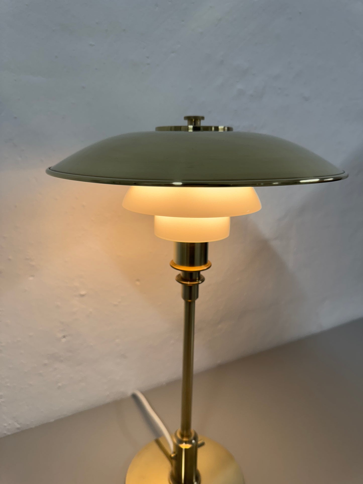 Poul Henningsen, “PH 3/2” Louis Poulsen.