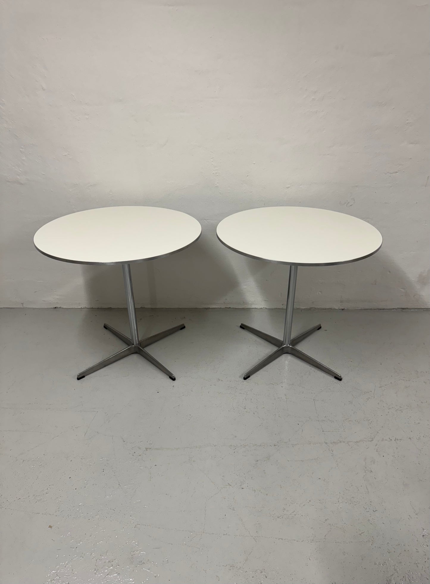 Arne Jacobsen & piet hein cafebord, Fritz Hansen.