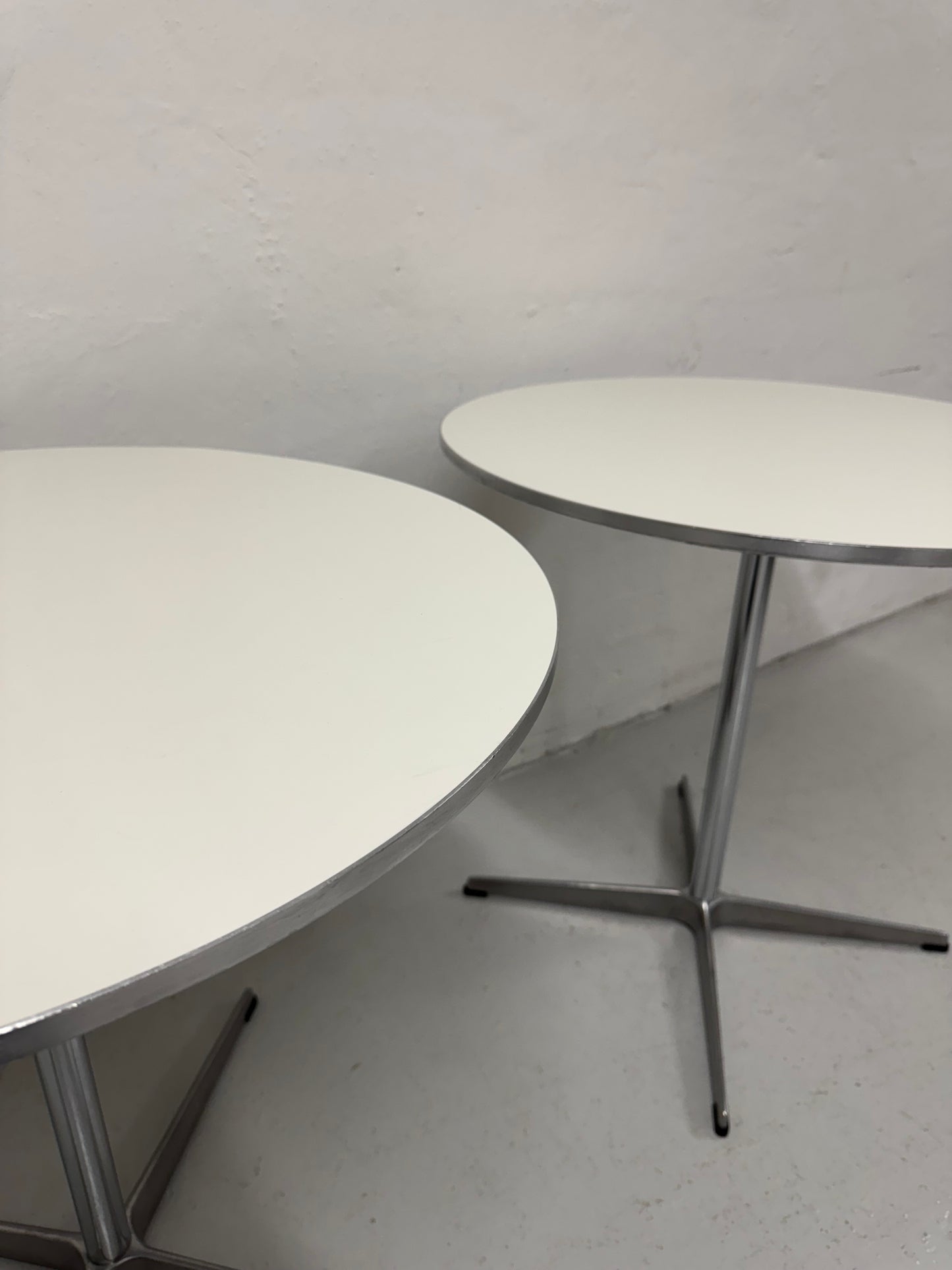 Arne Jacobsen & piet hein cafebord, Fritz Hansen.