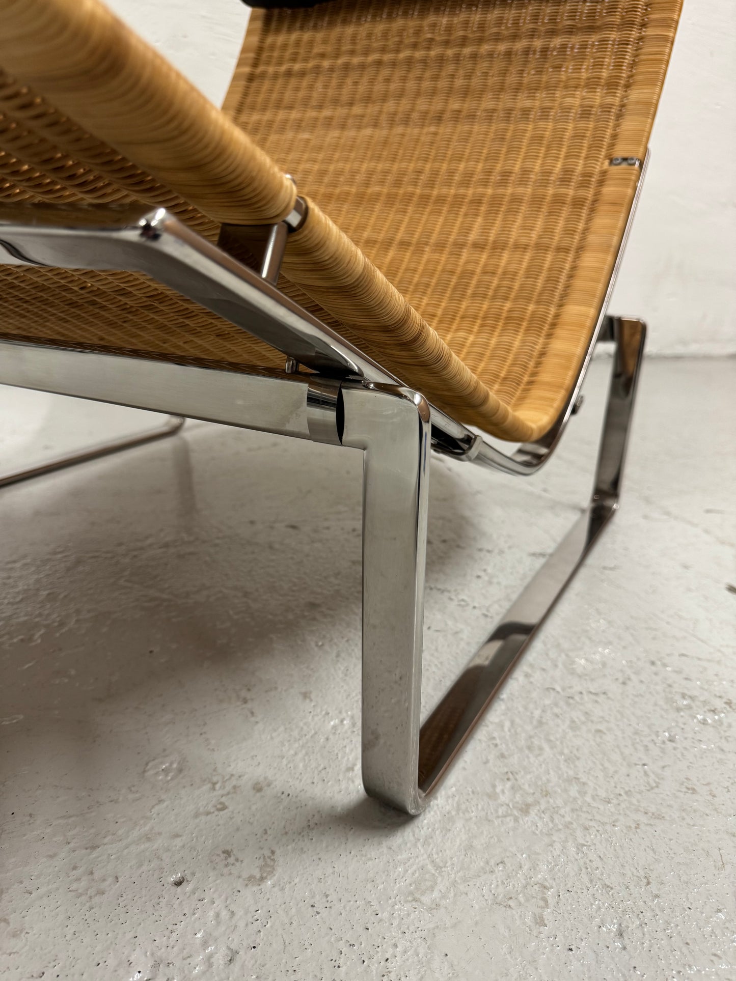 Poul Kjærholm ‘PK-24’ Fritz Hansen.