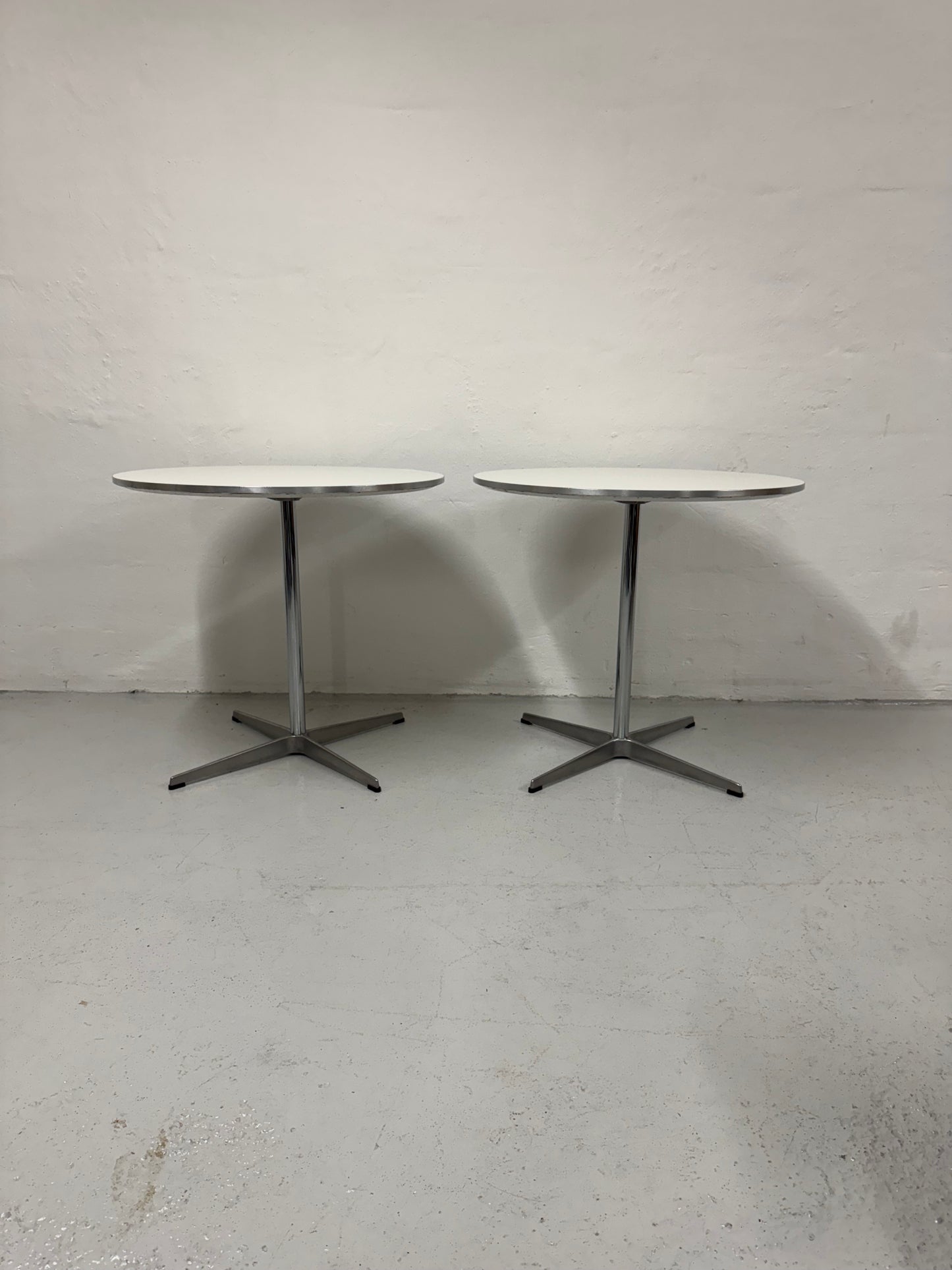 Arne Jacobsen & piet hein cafebord, Fritz Hansen.