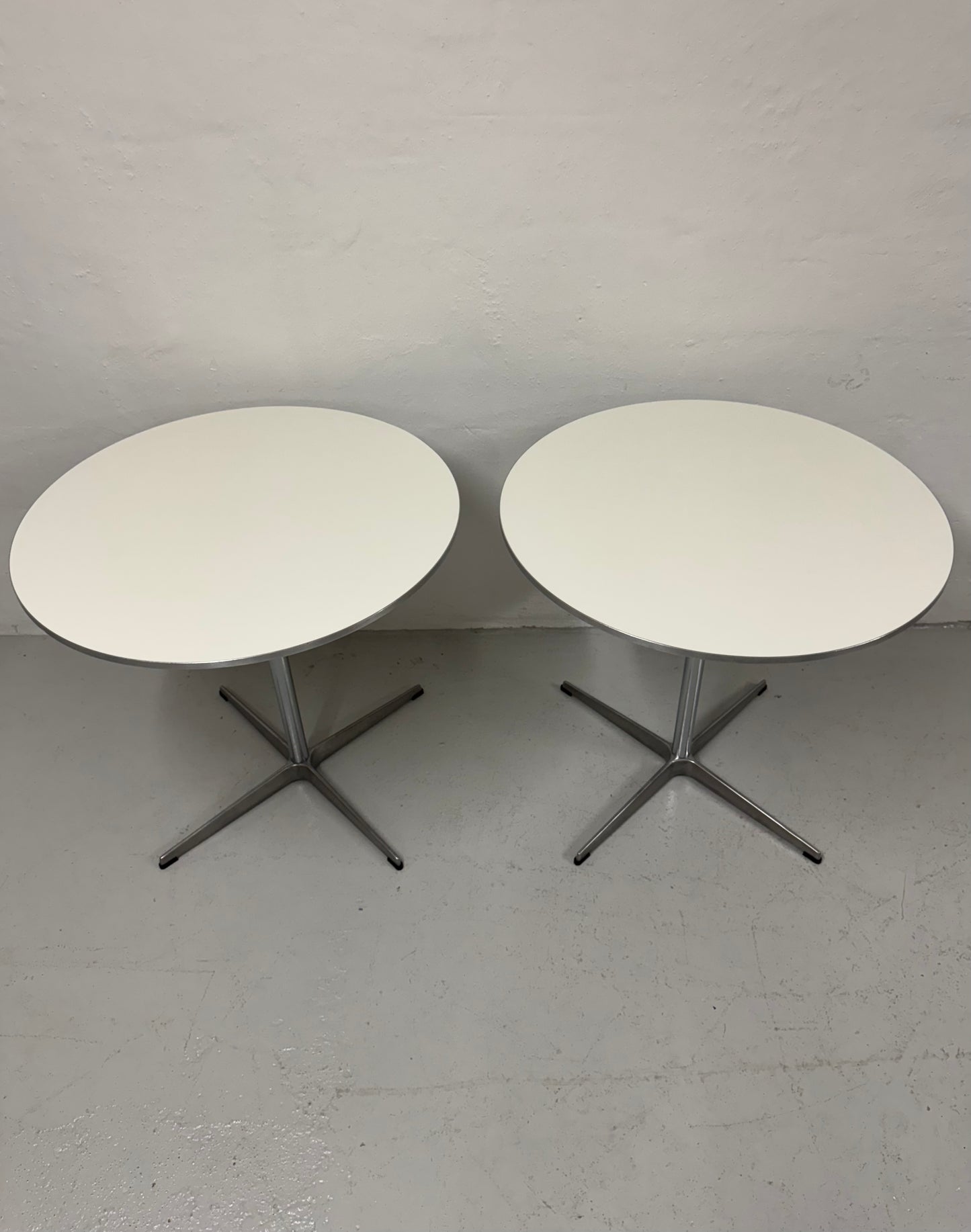 Arne Jacobsen & piet hein cafebord, Fritz Hansen.
